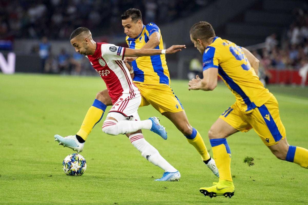 包含关键时刻英超焦点战；阿贾克斯刷新队史纪录；更衣室稳定；细节决定成败的词条